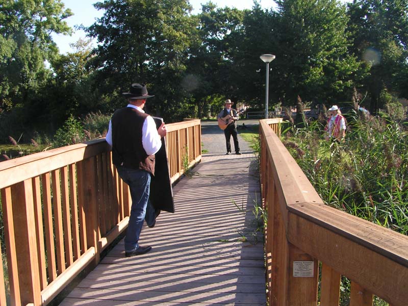 Neue Fußgängerbrücken in Thiede